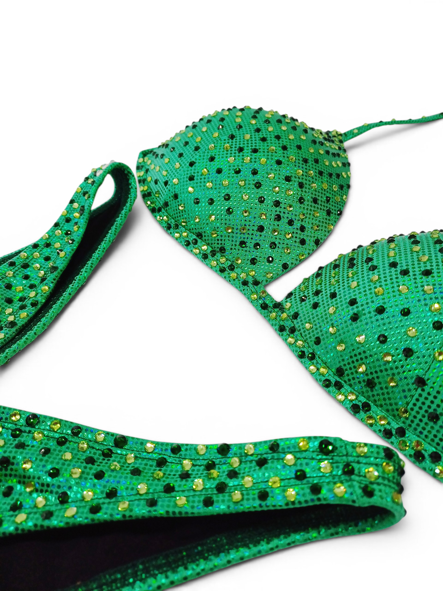 Budget Babe: Emerald - Image 2